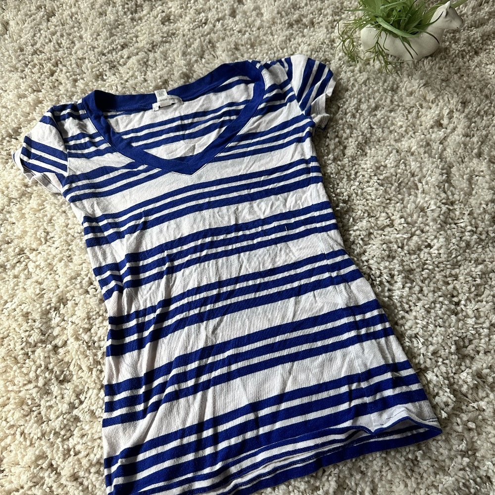 y2k vintage Ambiance Apparel simple and chic white and blue striped v ne…